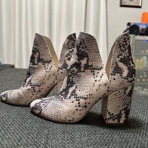 Steve Madden Black and White Heeled Boots